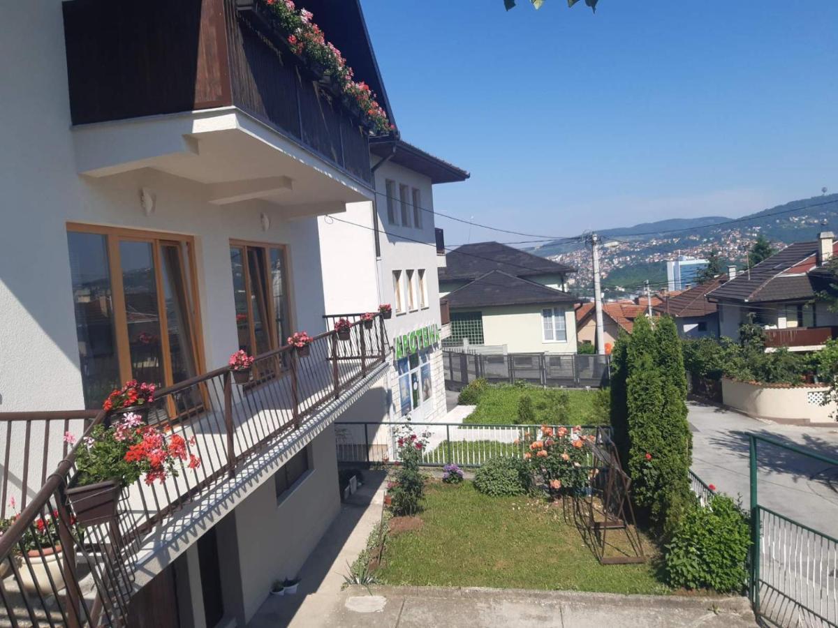 Route 68 Apartment Sarajevo Bagian luar foto