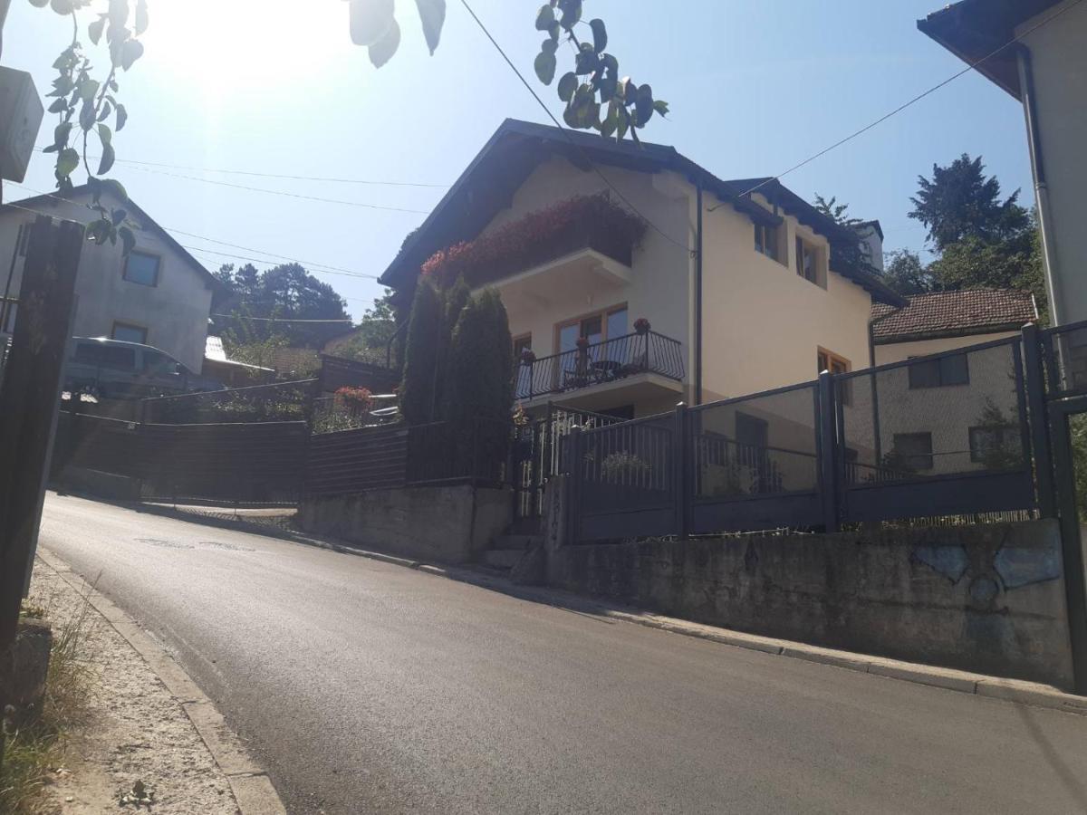 Route 68 Apartment Sarajevo Bagian luar foto