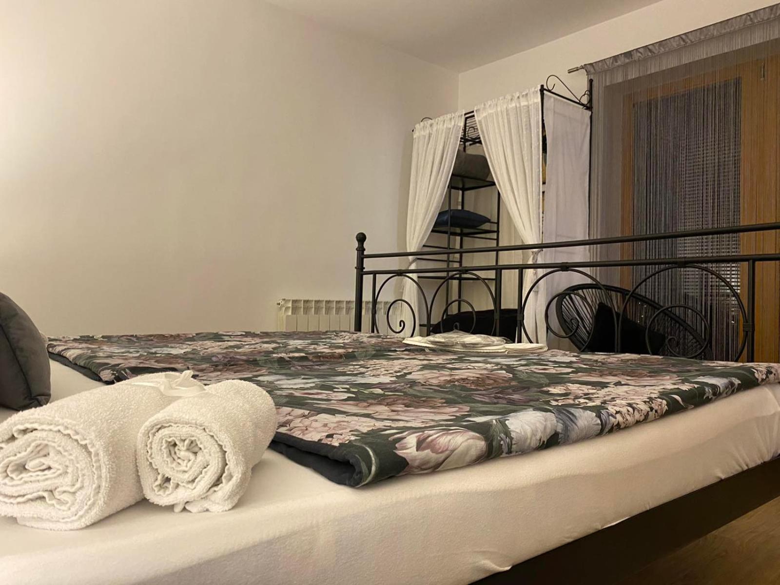 Route 68 Apartment Sarajevo Bagian luar foto